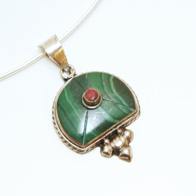 Pendentif tibétain bouddhiste Malachite - Népal 025