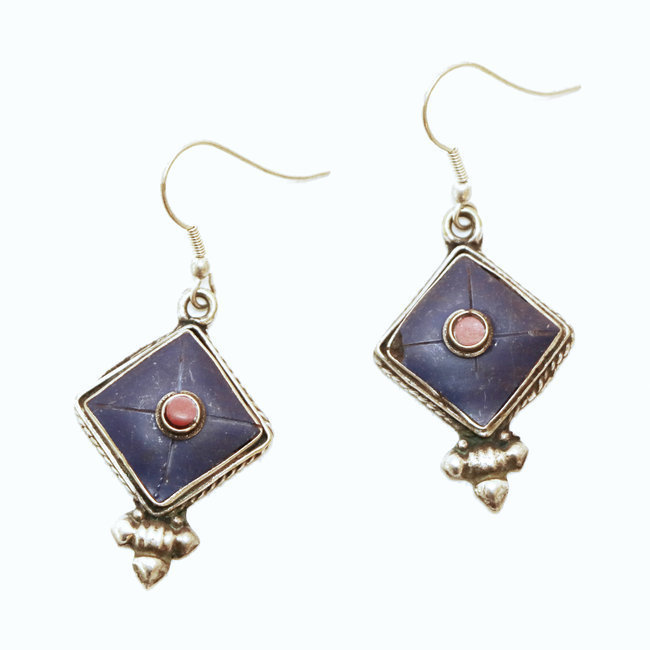 Boucles d'oreilles tibétaines losange laiton argenté et Lapis Lazuli reconstitué- Nepal 008