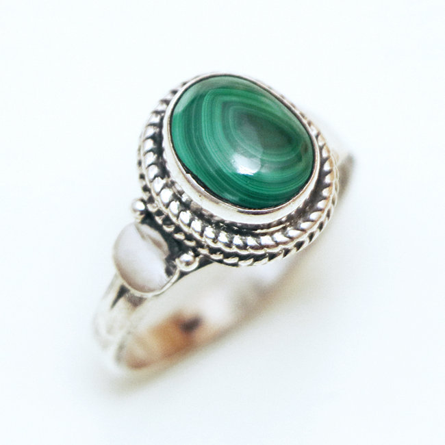 Bague fine ovale filigranes argent 925 et Malachite - Inde 064