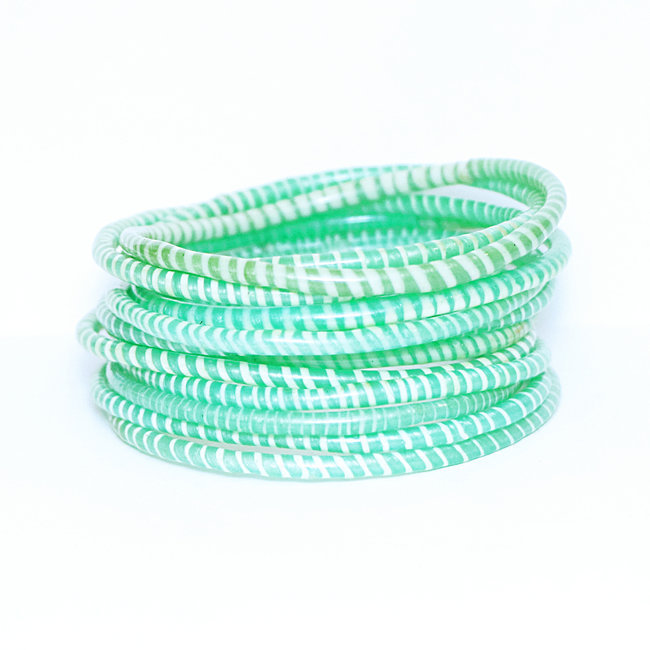 Lot de 12 bracelets Jokko en plastique recyclé Vert Jade - Mali 010
