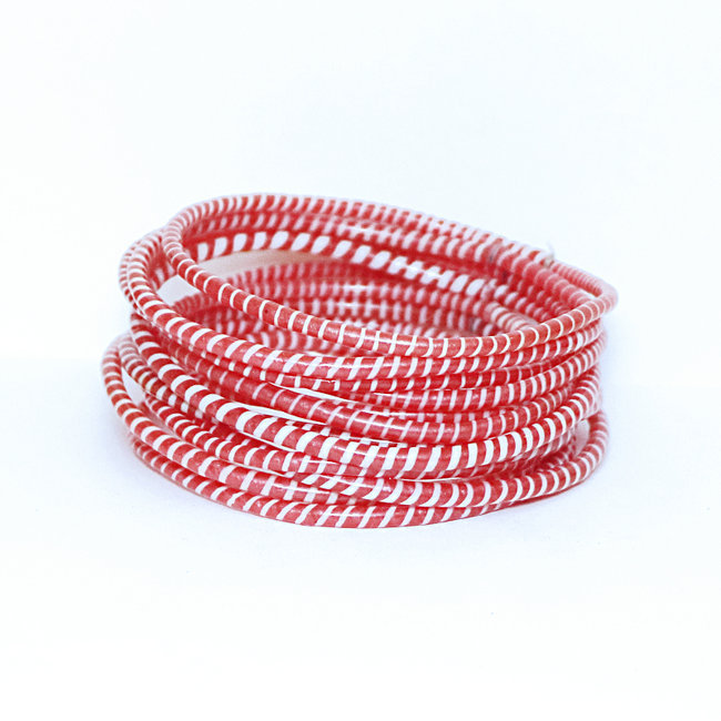 Lot de 12 bracelets Jokko en plastique recyclé Rouge fraise - Mali 024