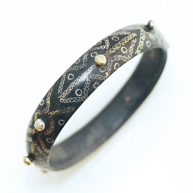Bracelet jonc filigranes clous en corne argent 60% et bronze - Mauritanie 001