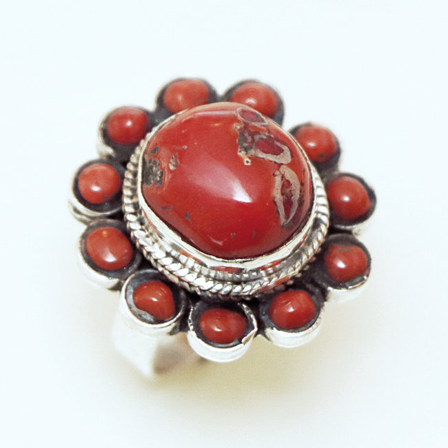 Bague cabochon fleur en argent 925 et Corail - Népal 170