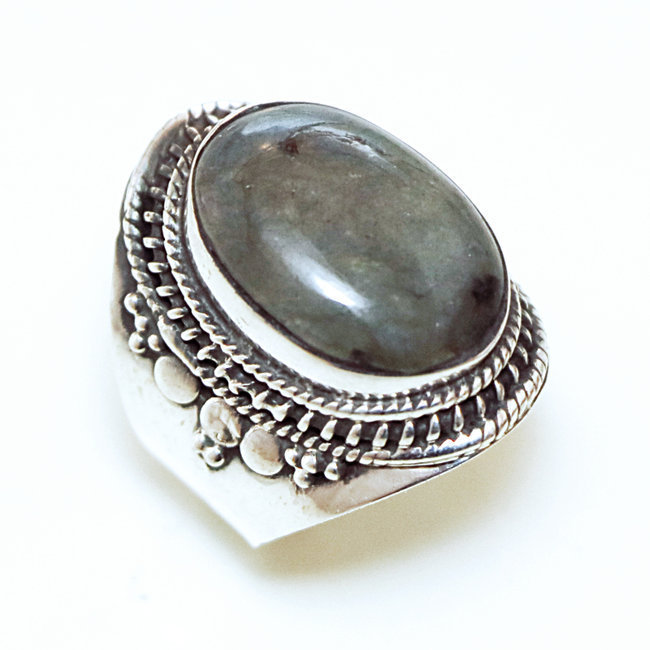 Bague chevalière ovale filigranes argent 925 et Labradorite 2,5 cm - Inde 017 - M