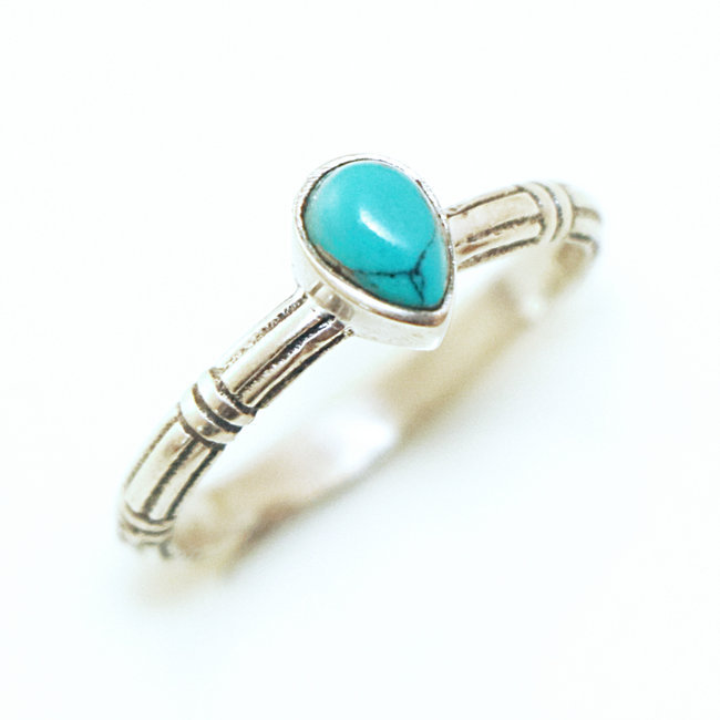 Bague fine goutte argent 925 et Howlite turquoise - Inde 171