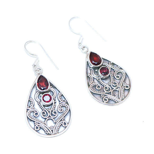 Boucles d'oreilles argent massif 925 goutte facettes et Grenat - Inde 062