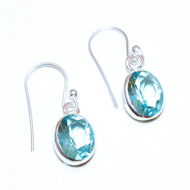 Boucles d'oreilles argent 925 ovales facettes et cristal Topaze bleue - Inde 137