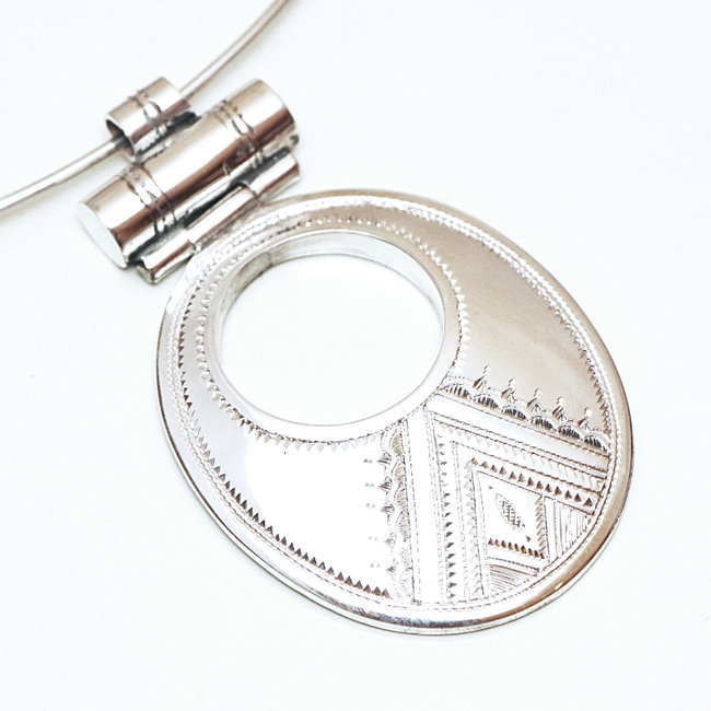 Pendentif argent 925 touareg ovale gravé - Niger 005