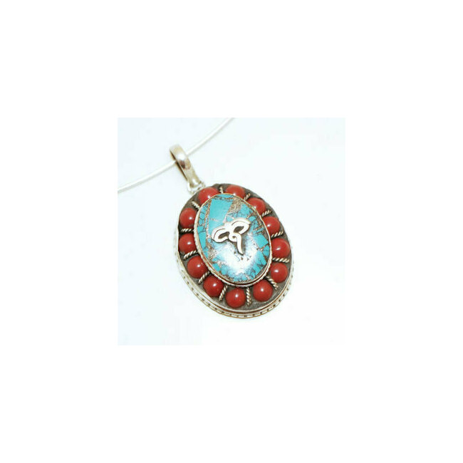Pendentif tib&eacute;tain bouddhiste ovale Turquoise et Corail - N&eacute;pal 035M