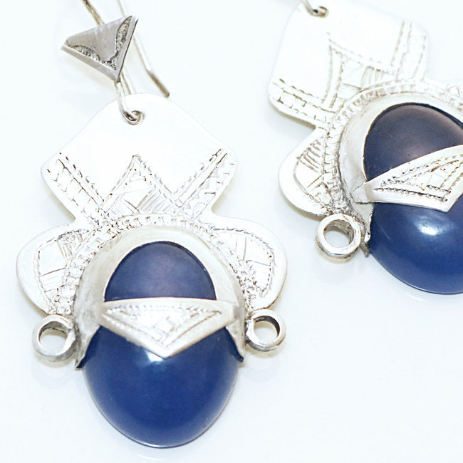 Bijoux ethniques touareg boucles d'oreilles gravées argent 925 et pierre fine agate bleue - 002 b
