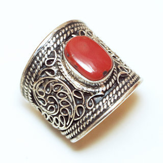 Bijoux ethniques indiens bague en argent 925 homme femmes large filigranes et pierre fine ovale Corail rouge rglable ajustable ouverte npalais - Npal 001