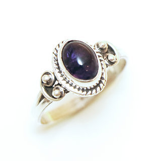 Bijoux ethniques Indiens bague fine en argent 925 filigranes et pierre ovale Amthyste violet - 023 