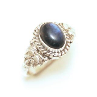 Bijoux ethniques Indiens bague fine argent 925 filigranes et pierre fine ovale Labradorite - Inde 024