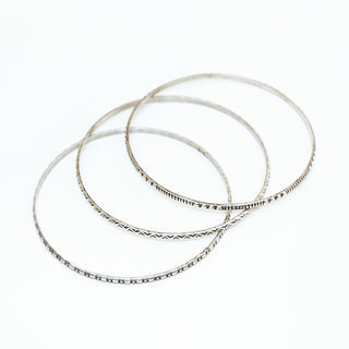 Bijoux Indiens Ethniques bracelet jonc fin en argent 925 grav - Inde 005 d