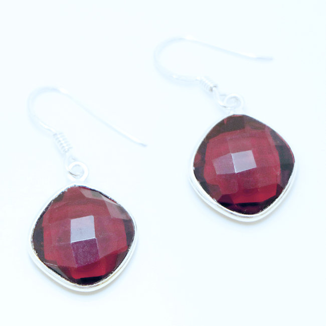 Boucles d'oreilles argent massif 925 losanges facettes et Cristal rouge Grenat - Inde 005