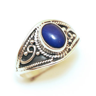 Bijoux ethniques Indiens bague argent 925 fine filigranes et pierre fine ovale grave Lapis Lazuli bleu - Inde 060