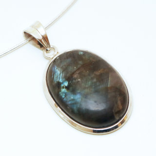 Bijoux Indiens Ethniques pendentif argent 925 et pierre fine petit ovale Labradorite - Inde 053