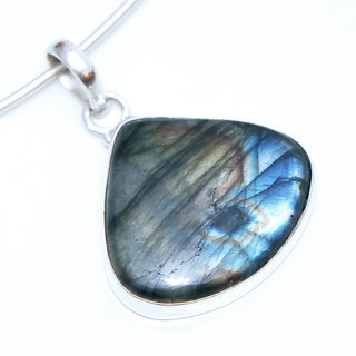 Bijoux Indiens Ethniques pendentif argent 925 et pierre fine Labradorite gris vert kaki goutte triangle  - Inde 048a