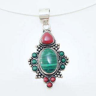 Bijoux Indiens Ethniques grand pendentif filigrane laiton plaqu argent 925 et pierre fine ovale - Nepal 007 Malachite vert agate rouge b