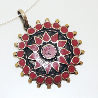 Bijoux Indiens Ethniques grand pendentif rond laiton plaqu argent 925 et pierre fine - Nepal 010 Agate rouge