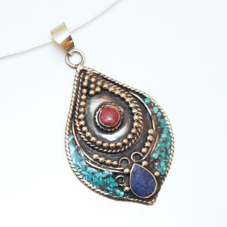 Bijoux Indiens Ethniques grand pendentif laiton plaqu argent 925 et pierre - Nepal 016 Lapis-Lazuli bleu Turquoise et Agate rouge