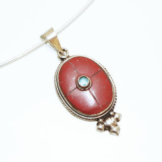 Bijoux Indiens Ethniques petit pendentif ovale laiton plaqu argent 925 et pierre - Nepal 021 Agate rouge et Turquoise