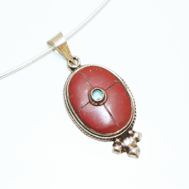 Pendentif tibétain ovale Corail rouge - Népal 021