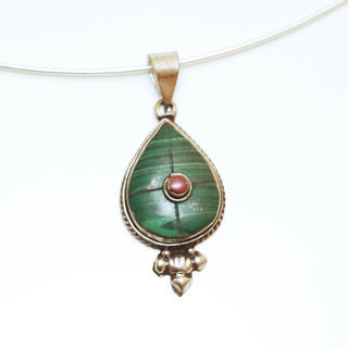 Bijoux Indiens Ethniques petit pendentif goutte laiton plaqu argent 925 et pierre - Nepal 022 Malachite et Agate rouge b