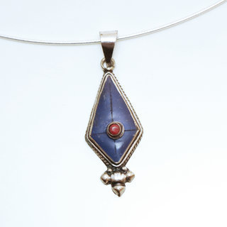 Bijoux Indiens Ethniques petit pendentif triangle laiton plaqu argent 925 et pierre - Nepal 023 Lapis Lazuli bleu et Agate rouge b