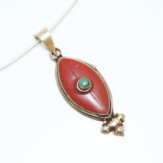 Bijoux Indiens Ethniques petit pendentif ovale laiton plaqu argent 925 et pierre - Nepal 027 Agate rouge et Turquoise