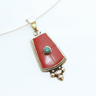 Bijoux Indiens Ethniques petit pendentif laiton plaqu argent 925 et pierre - Nepal 031 Agate rouge et Turquoise