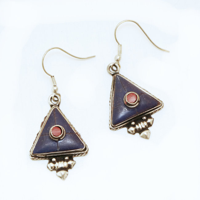 Boucles d'oreilles Tibétaines Triangle Laiton argenté et Lapis Lazuli reconstitué - Nepal 006