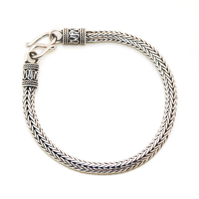 Colimaçon - -50% sur le bracelet snake l'indien 🌟 Rendez-vous sur notre  site → https://colimacon.be/fr/bracelets-snake-speciaux/110-bracelet -snake-l-indien-speciaux-argent.html?search_query=indien&results=4 Les  soldes continuent jusqu'au 31/01 ...