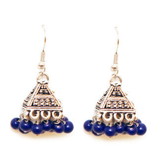 Bijoux Indiens Ethniques grandes boucles d'oreilles dme cloche clochette triangle pendantes laiton plaqu argent et perles bleues marines fonces - Inde 010