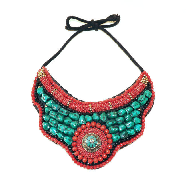 Collier plastron en perles et cordon noir - Népal 002