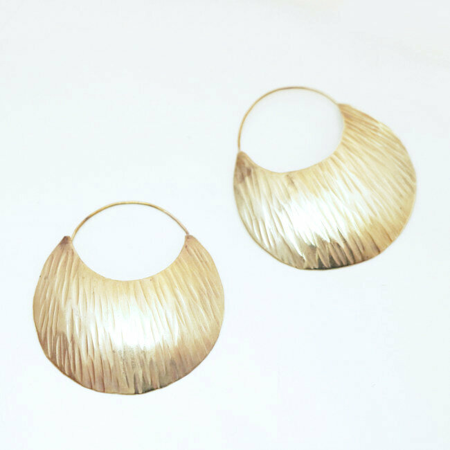 Boucles d'oreilles créoles plates rayées en bronze doré 4 cm - Mali 004
