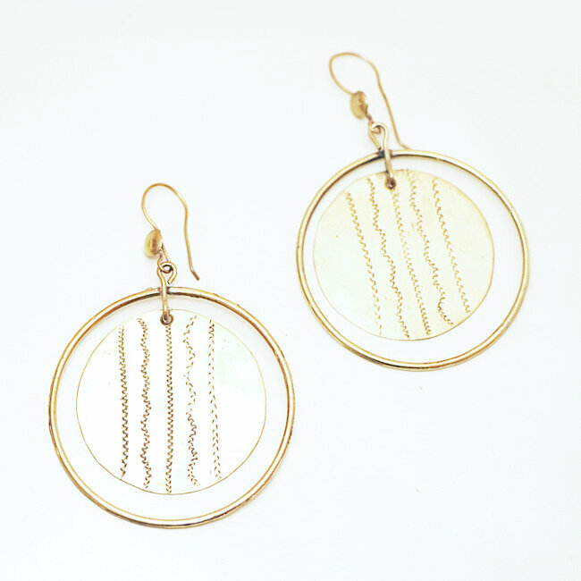 Boucles d'oreilles rond gravé en bronze doré - Mali 007