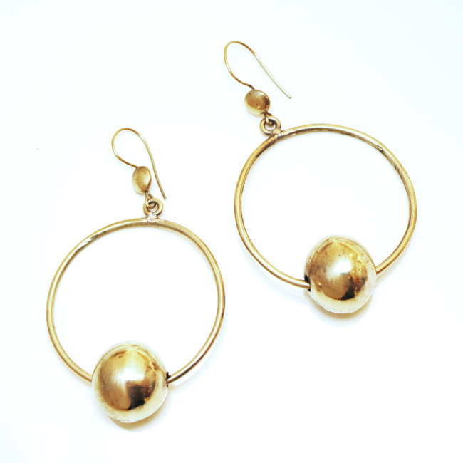 Boucles d'oreilles anneau boule en bronze doré - Mali 028