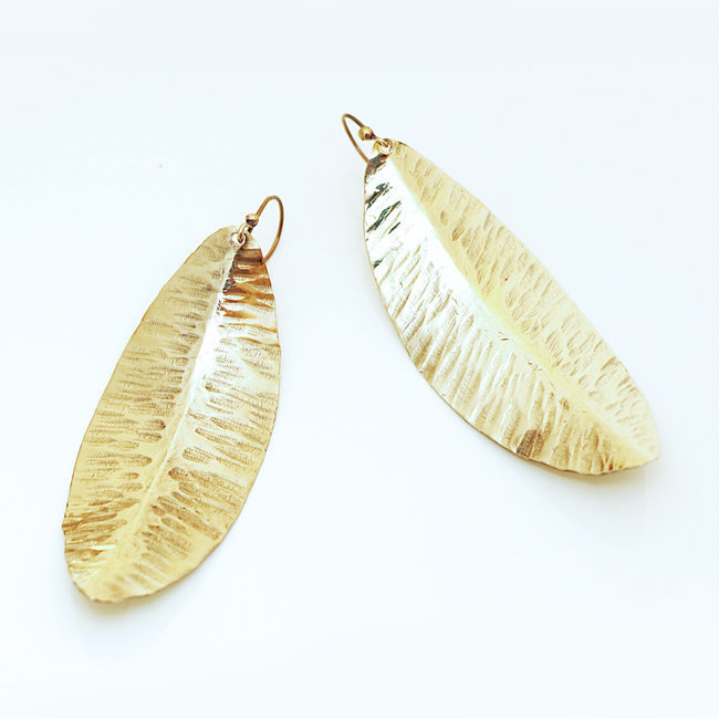 Boucles d'oreilles pendantes feuilles en bronze doré - Mali 033