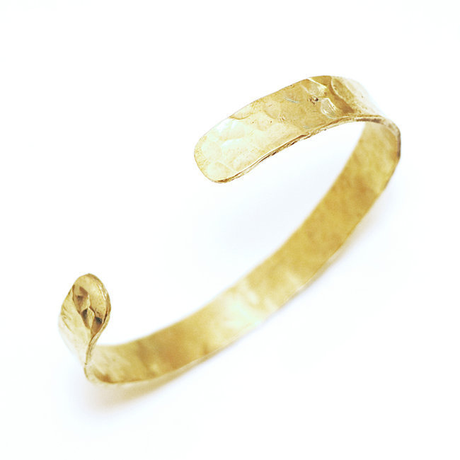 Bijoux ethniques Africains bracelet fin martelé réglable ajustable ouvert peul fulani bronze doré or - Mali 002 c