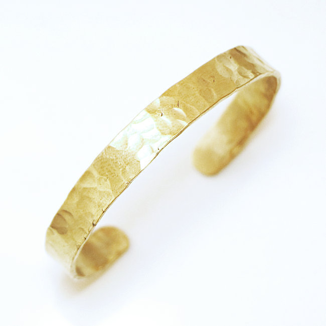 Bracelet large fin martelé en bronze doré - Mali 002