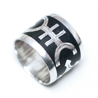 Bijoux ethniques touareg berbres bague en argent 925 massif homme femme large anneau alliance grav Croix du sud d'agadez symbole amazigh et bois d' bne - Niger 011 b