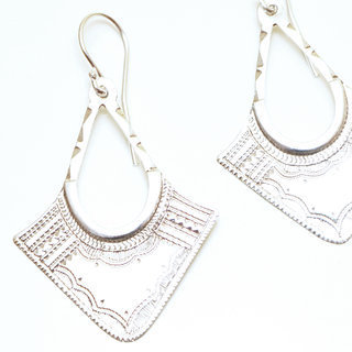 Bijoux ethniques touareg boucles d'oreilles en argent 925 pendantes losanges longues graves - Niger 018 b