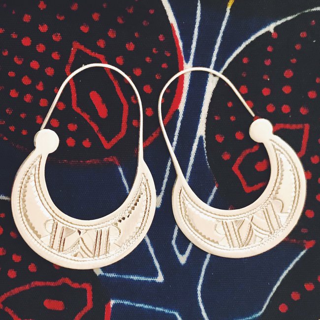 Bijoux ethniques touareg boucles d'oreilles en argent 925 massif créoles plates pendantes gravées - Niger 037 c
