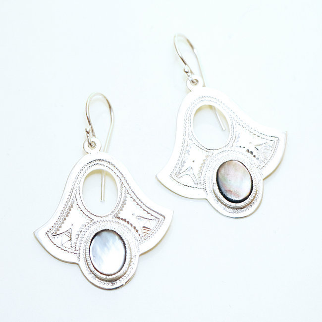 Boucles d'oreilles touareg pendantes argent 925 et Nacre - Niger 009