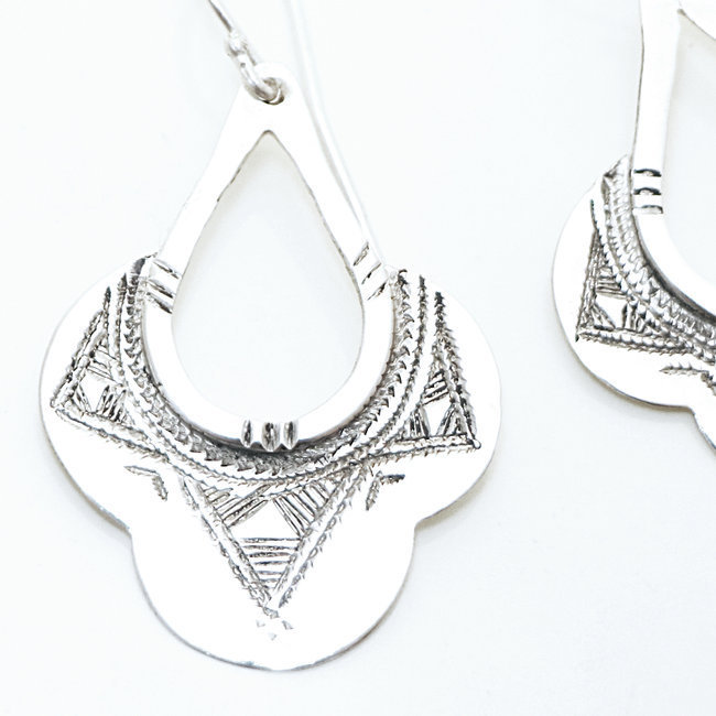 Bijoux ethniques touareg boucles d'oreilles en argent 925 massif longues  pendantes gravées - Niger 039