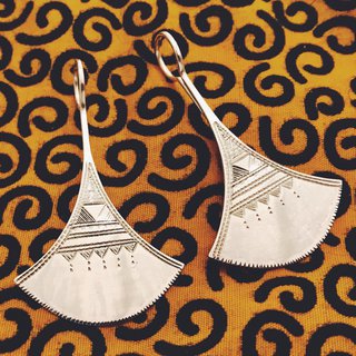 Bijoux ethniques touareg boucles d'oreilles en argent 925 femme pendantes longues shat-shat gravées - Niger 051 c