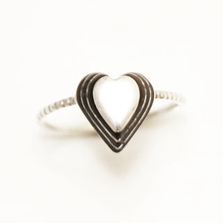 Bijoux ethniques touareg bague fine en argent 925 massif femme coeur lisse bois d'bne - Niger 027 b