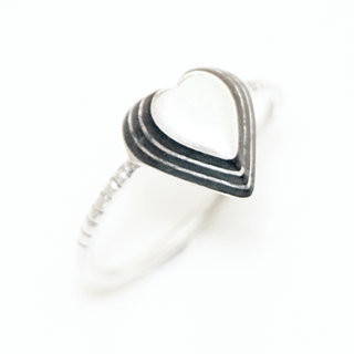 Bijoux ethniques touareg bague fine en argent 925 massif femme coeur lisse bois d'bne - Niger 027