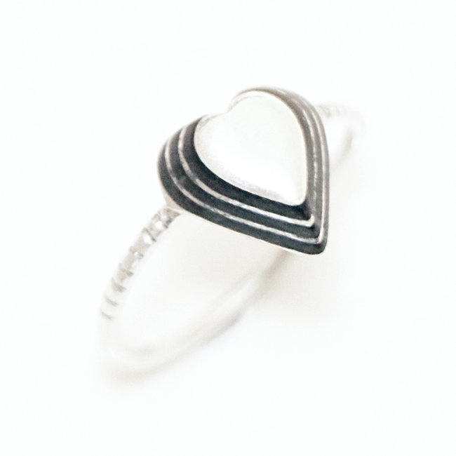 Bague argent massif 925 touareg fine coeur et ébène - Niger 027